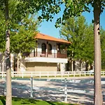 Boutique Complex Trakiets